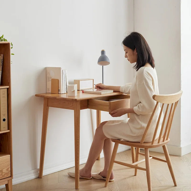Bureau individuel en bois naturel avec tiroir